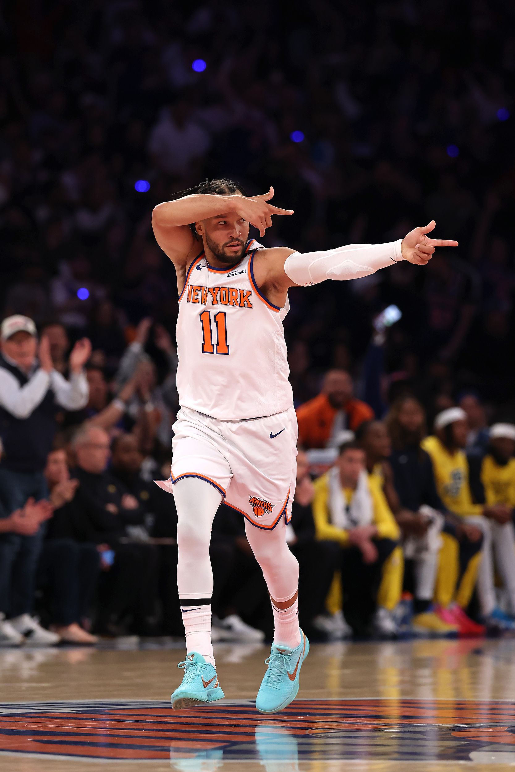 九游体育下载-😎布伦森在分区决赛两场比赛合计得分75+且助攻15+，历史第三人